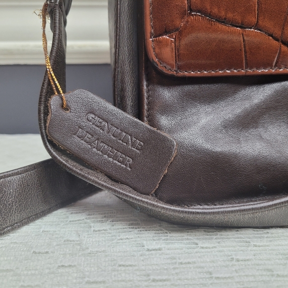 Genuine Leather & Vinyl Shoulder Messenger Bag - Picture 4 of 11